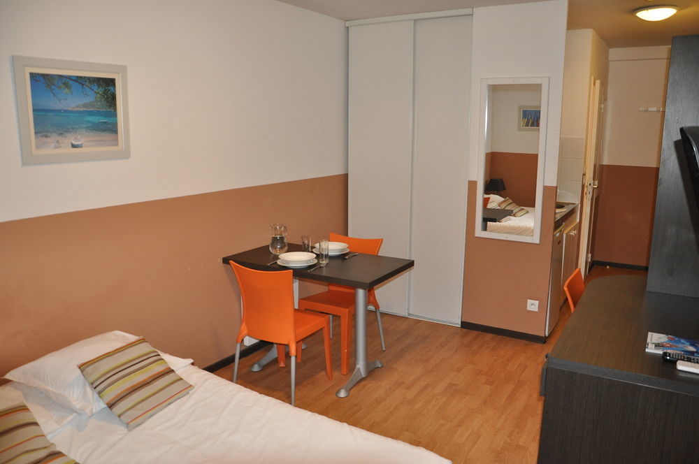 Comfort Aparthotel Aix Le Tholonet Exterior photo
