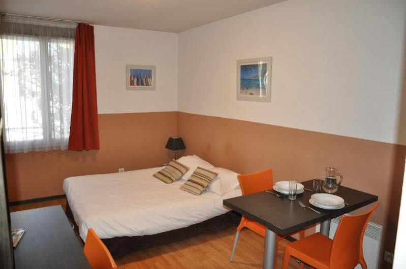 Comfort Aparthotel Aix Le Tholonet Exterior photo